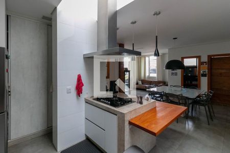 Casa à venda com 327m², 4 quartos e 4 vagasCopa/ cozinha 