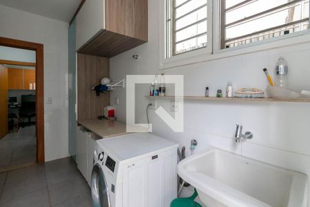 Casa à venda com 327m², 4 quartos e 4 vagasLavanderia 