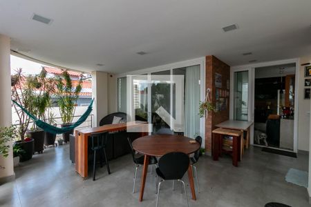 Casa à venda com 327m², 4 quartos e 4 vagasÁrea comum 