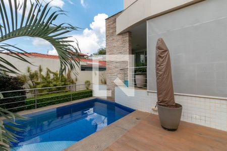 Casa à venda com 327m², 4 quartos e 4 vagasÁrea comum 