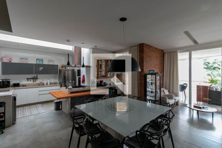 Casa à venda com 327m², 4 quartos e 4 vagasCopa/ cozinha 