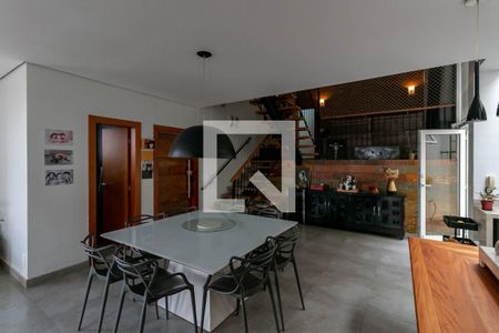 Casa à venda com 327m², 4 quartos e 4 vagasCopa/ cozinha 