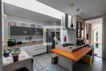 Casa à venda com 327m², 4 quartos e 4 vagasCopa/ cozinha 