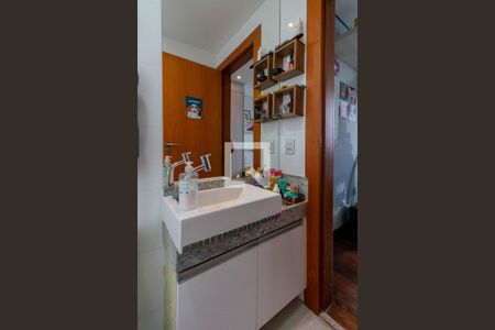 Casa à venda com 327m², 4 quartos e 4 vagasBanheiro Quarto