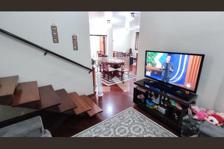 Sala de TV de casa à venda com 3 quartos, 280m² em Jardim das Samambaias, Jundiaí