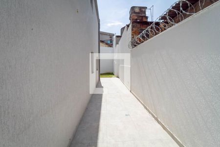 Casa à venda com 190m², 3 quartos e 2 vagasCorredor