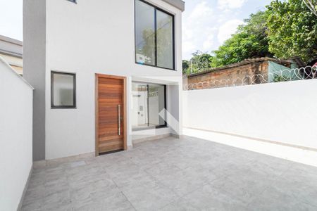 Casa à venda com 190m², 3 quartos e 2 vagasEntrada