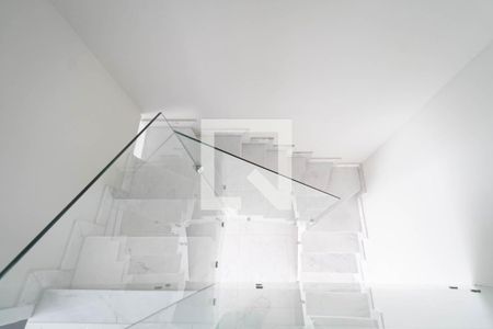 Casa à venda com 190m², 3 quartos e 2 vagasEscada