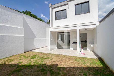 Casa à venda com 190m², 3 quartos e 2 vagasQuintal