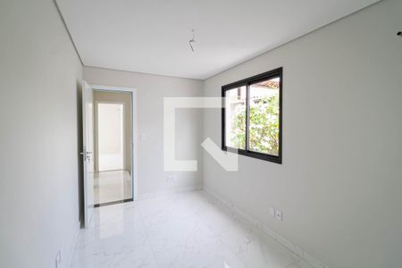 Quarto 1 de casa à venda com 3 quartos, 190m² em Santa Cruz, Belo Horizonte
