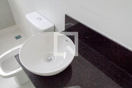 Casa à venda com 190m², 3 quartos e 2 vagasBanheiro social 