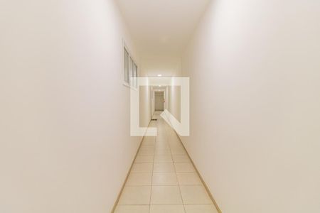 Corredor de apartamento para alugar com 2 quartos, 52m² em Menino Deus, Porto Alegre