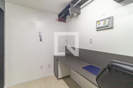 Quarto 1 de apartamento para alugar com 2 quartos, 52m² em Menino Deus, Porto Alegre