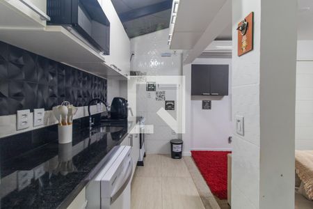 Cozinha de apartamento para alugar com 2 quartos, 52m² em Menino Deus, Porto Alegre