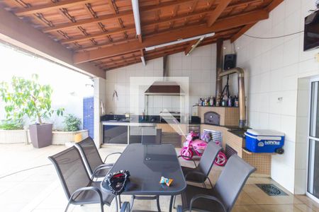 Casa à venda com 360m², 4 quartos e 5 vagasChurrasqueira