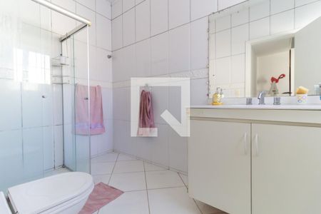 Casa à venda com 360m², 4 quartos e 5 vagasBanheiro da Suíte 2