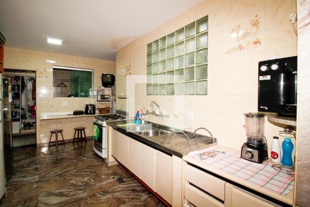 Casa para alugar com 480m², 5 quartos e 4 vagasCozinha