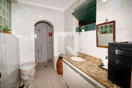 Casa para alugar com 480m², 5 quartos e 4 vagasBanheiro Social