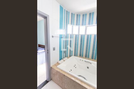 Apartamento à venda com 250m², 4 quartos e 2 vagasBanheiro da Suíte