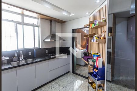 Apartamento à venda com 250m², 4 quartos e 2 vagasCozinha