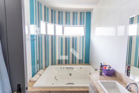 Apartamento à venda com 250m², 4 quartos e 2 vagasBanheiro da Suíte