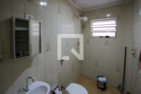 Casa à venda com 100m², 2 quartos e 2 vagasBanheiro Social 02