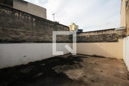 Casa à venda com 100m², 2 quartos e 2 vagasQuintal