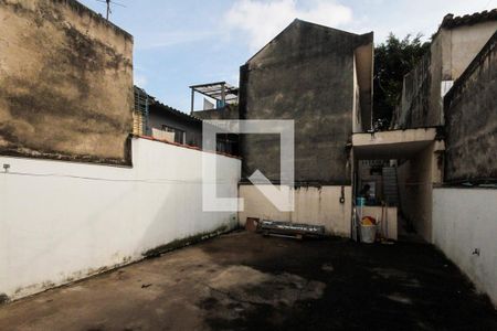 Casa à venda com 100m², 2 quartos e 2 vagasQuintal