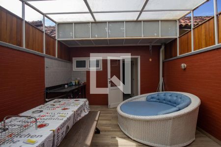 Casa de condomínio à venda com 210m², 3 quartos e 2 vagasTerraço