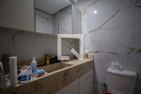 Casa de condomínio à venda com 210m², 3 quartos e 2 vagasBanheiro da Suíte 1
