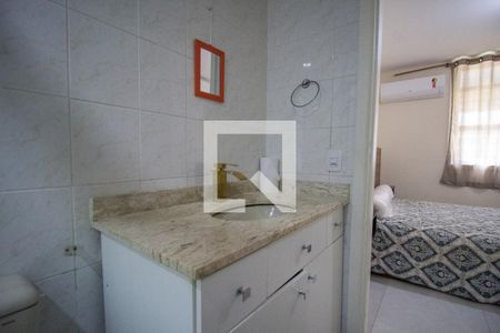 Casa de condomínio à venda com 210m², 3 quartos e 2 vagasBanheiro da Suíte 2