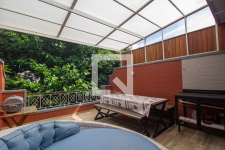 Casa de condomínio à venda com 210m², 3 quartos e 2 vagasTerraço