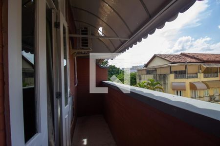 Casa de condomínio à venda com 210m², 3 quartos e 2 vagasSacada da Suíte 3