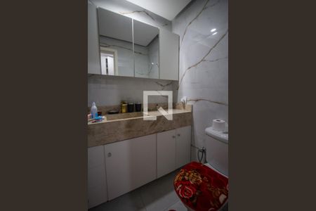 Casa de condomínio à venda com 210m², 3 quartos e 2 vagasBanheiro da Suíte 1