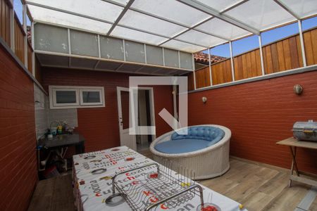 Casa de condomínio à venda com 210m², 3 quartos e 2 vagasTerraço