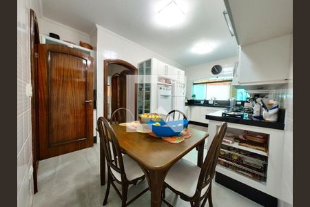 Casa à venda com 424m², 5 quartos e 4 vagasCozinha