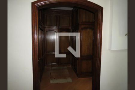 Casa à venda com 424m², 5 quartos e 4 vagasCloset Quarto 2
