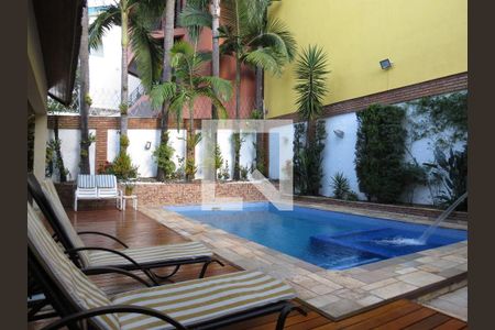 Casa à venda com 424m², 5 quartos e 4 vagasQuintal