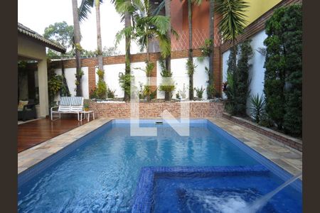 Casa à venda com 424m², 5 quartos e 4 vagasPiscina