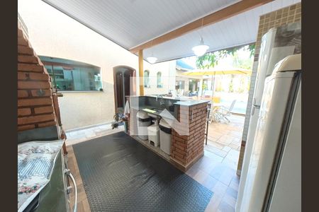 Casa à venda com 424m², 5 quartos e 4 vagasChurrasqueira