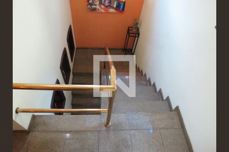 Casa à venda com 424m², 5 quartos e 4 vagasEscadas Piso Superior