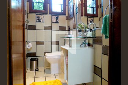 Casa à venda com 424m², 5 quartos e 4 vagasBanheiro Social