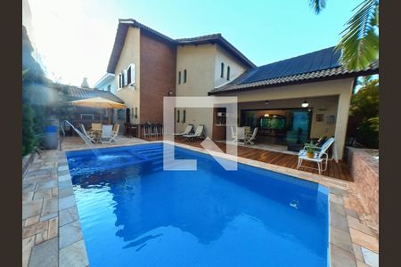 Casa à venda com 424m², 5 quartos e 4 vagasPiscina