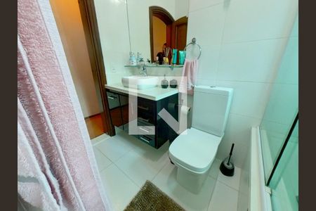 Casa à venda com 424m², 5 quartos e 4 vagasBanheiro Quarto 1