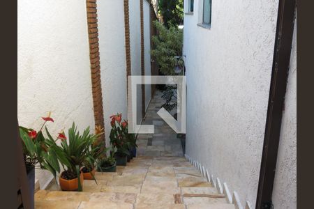 Casa à venda com 424m², 5 quartos e 4 vagasCorredor Externo