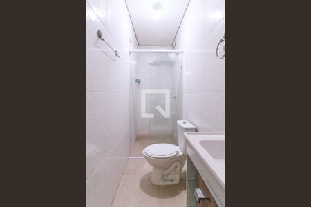 Banheiro de kitnet/studio para alugar com 1 quarto, 22m² em Jardim Aeroporto, São Paulo
