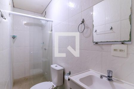 Banheiro de kitnet/studio para alugar com 1 quarto, 22m² em Jardim Aeroporto, São Paulo