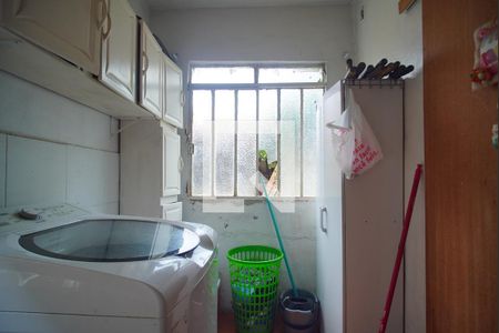 Casa à venda com 180m², 6 quartos e 1 vagaÁrea de Serviço