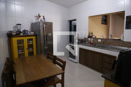 Casa para alugar com 300m², 4 quartos e 2 vagasCozinha