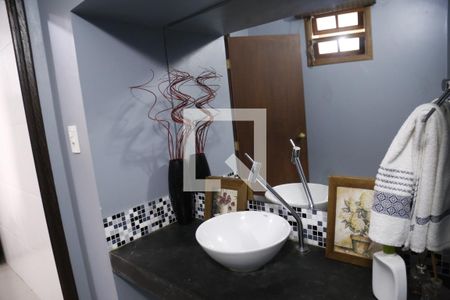 Casa para alugar com 300m², 4 quartos e 2 vagasBanheiro de serviço